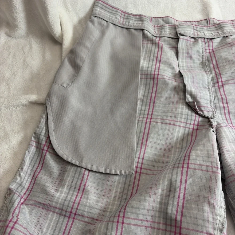 PGA Tour Men's Golf Shorts Size 42 Gray/Pink‎ Plaid Flat Front Polyester